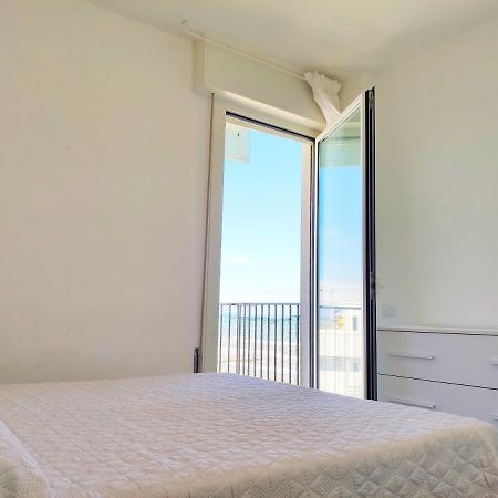 Вилла La Torre - Frontemare - Immobil Relax Лидо-ди-Езоло Экстерьер фото
