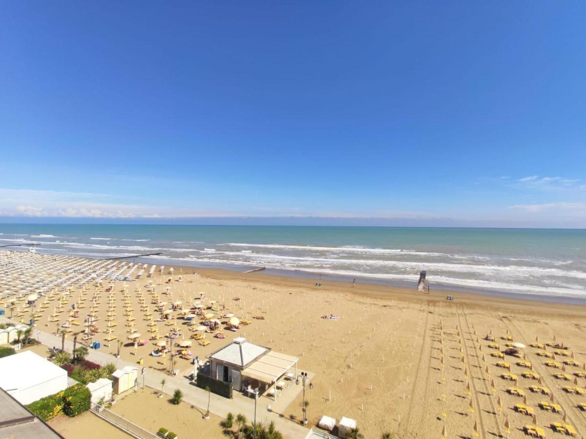 Вилла La Torre - Frontemare - Immobil Relax Лидо-ди-Езоло Экстерьер фото
